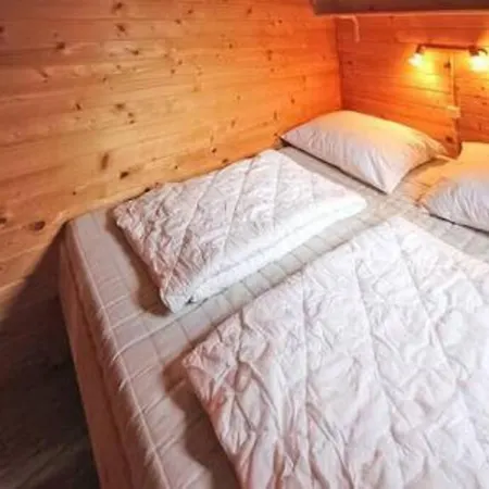 Feriehus Gemuetliche Ferienhuette Am Mit Grossem Garten Rechlin