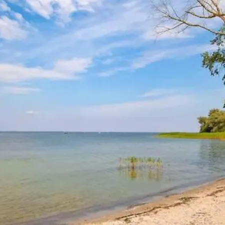 Gemuetliche Ferienhuette Am Mit Grossem Garten Rechlin